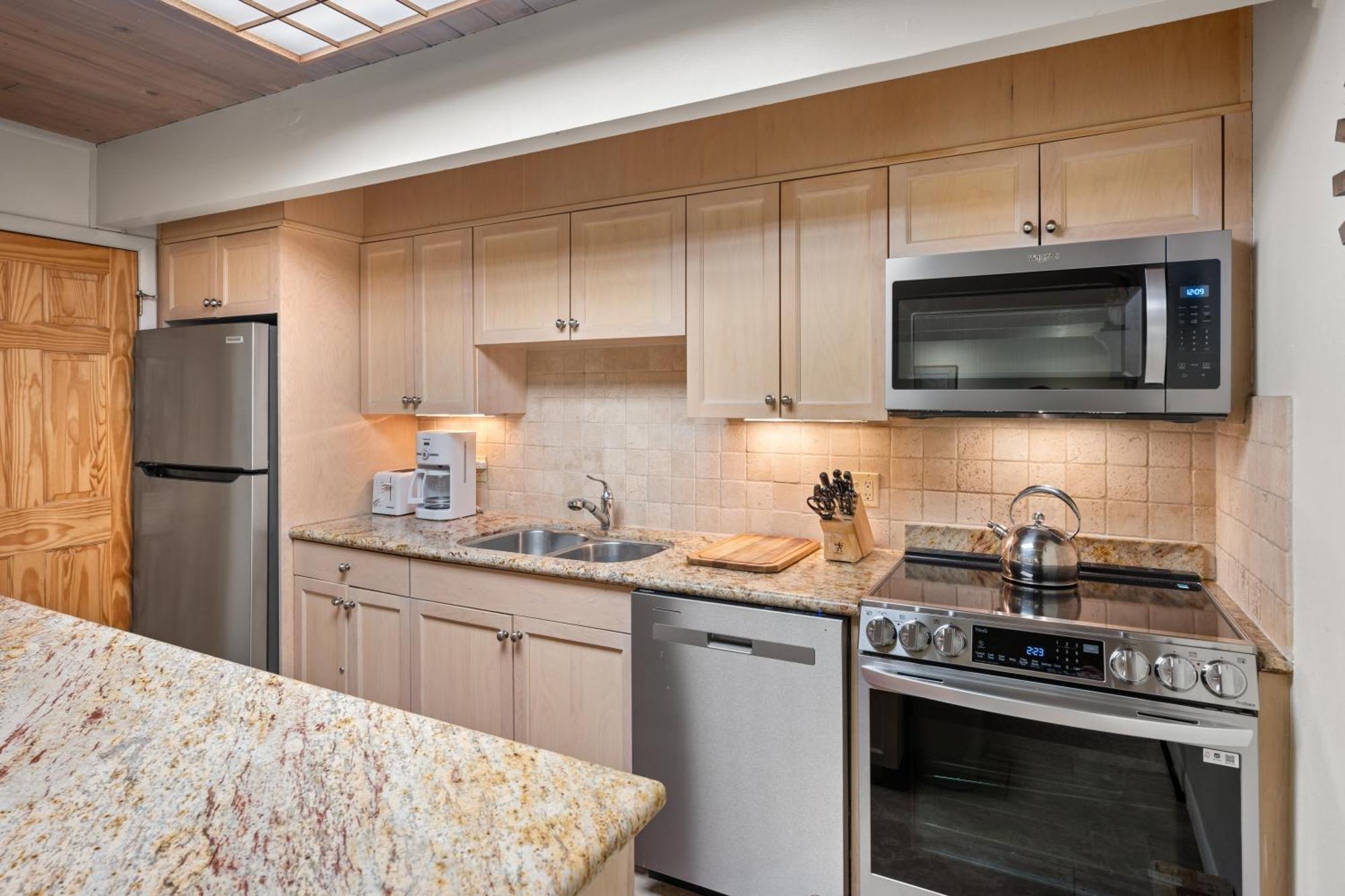 Chateau Chaumont Unit 9, Second-floor Corner With Prime Location In * Aspen